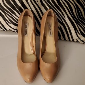 CUTIE PEACH STEVE MADDEN HEELS